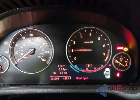 2013 BMW X3 xDrive28I z USA, uszkodzony, nr VIN 5UXWX9C5XD0D06874